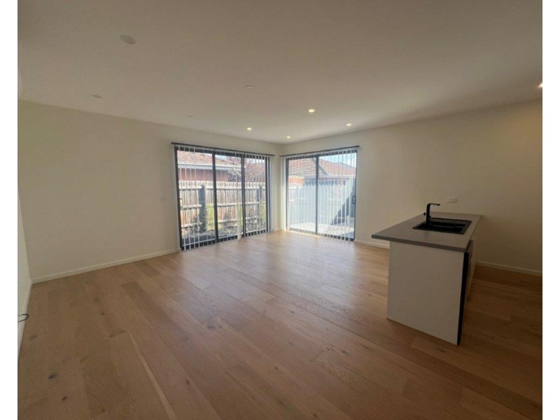 3/57 Station Road, Oak Park VIC 3046