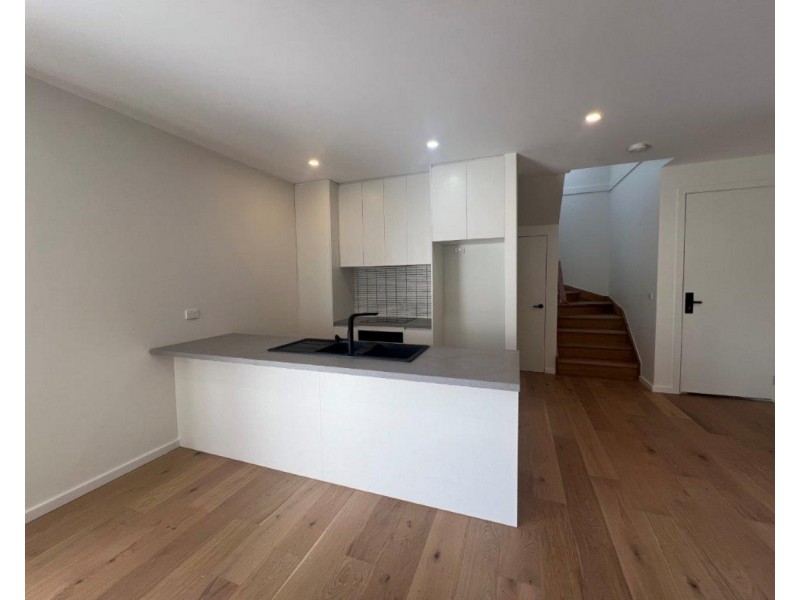 3/57 Station Road, Oak Park VIC 3046