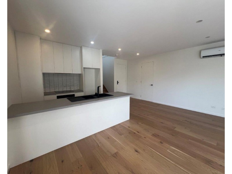 3/57 Station Road, Oak Park VIC 3046