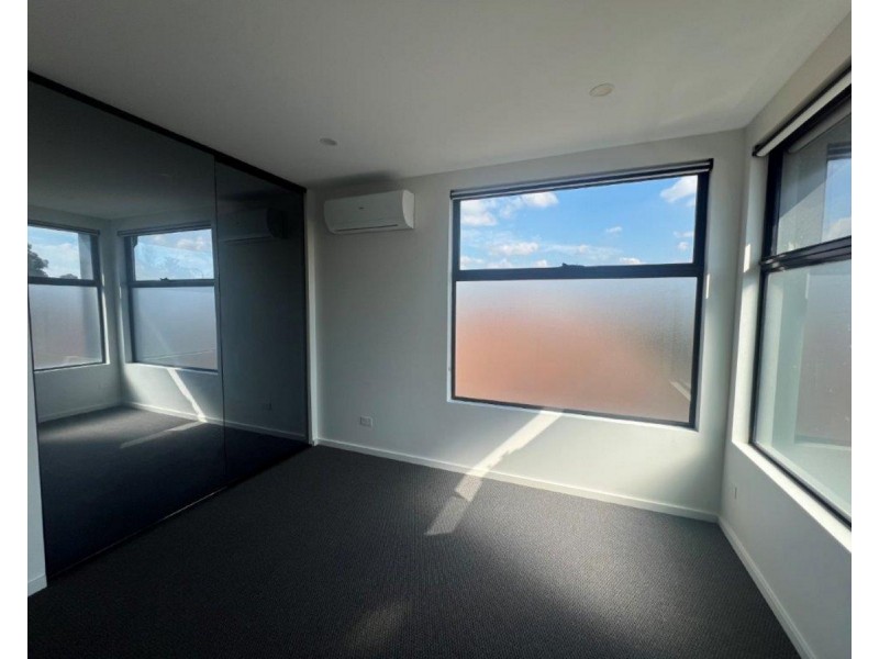 3/57 Station Road, Oak Park VIC 3046