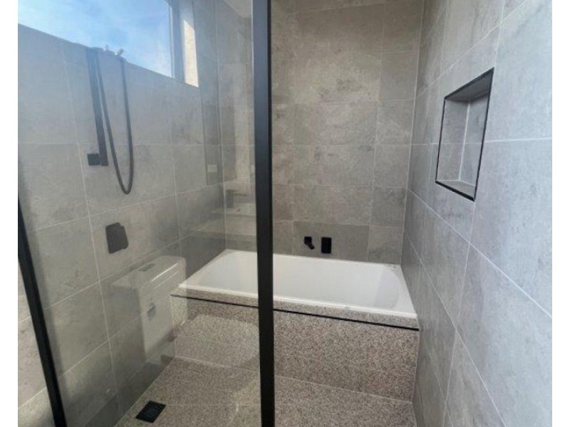 2/57 Station Road, Oak Park VIC 3046