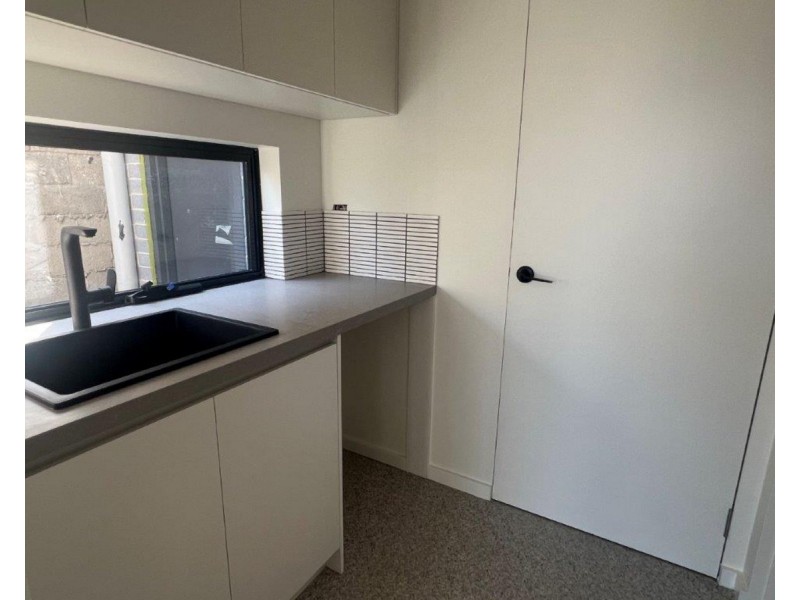 2/57 Station Road, Oak Park VIC 3046