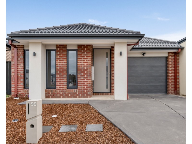 99 Fairground Prominade, Berwick VIC 3806