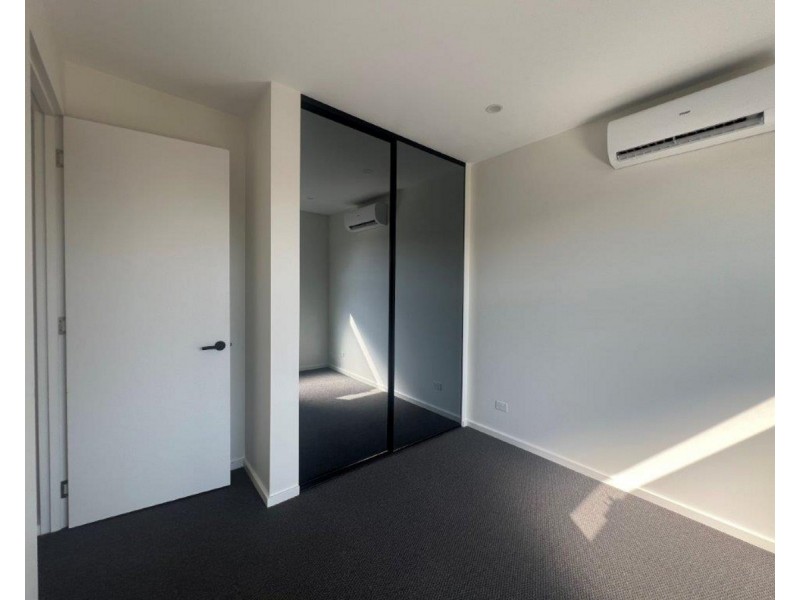 1/57 Station Road, Oak Park VIC 3046