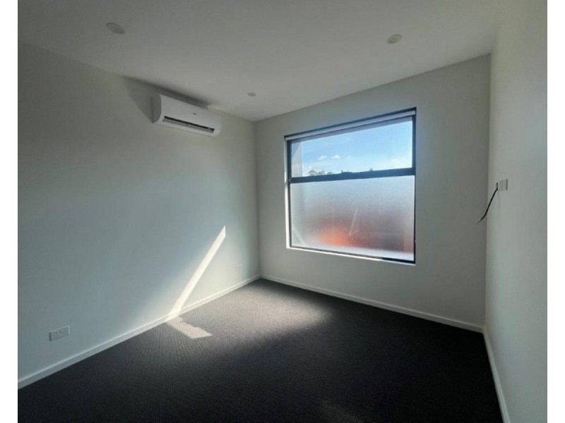 1/57 Station Road, Oak Park VIC 3046