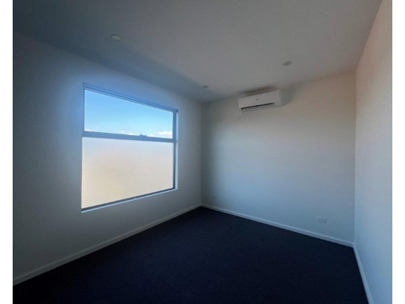 1/57 Station Road, Oak Park VIC 3046