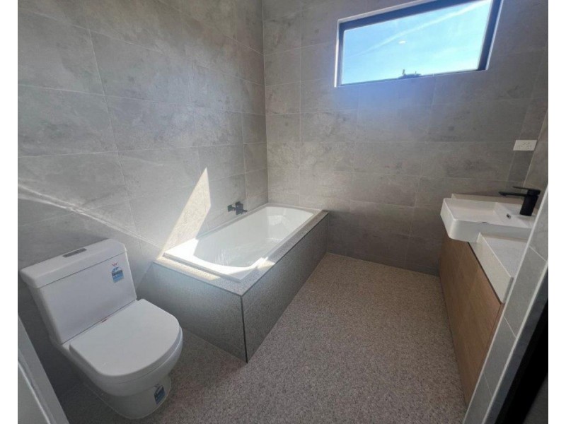 1/57 Station Road, Oak Park VIC 3046