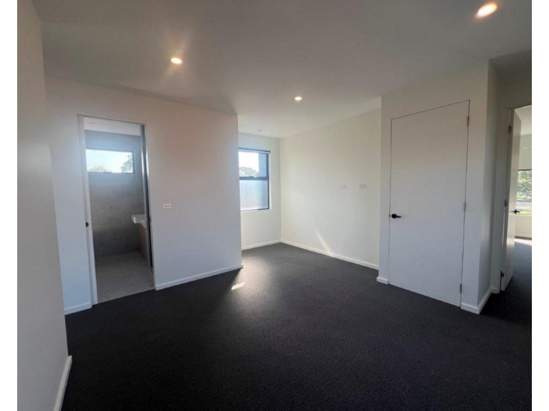 1/57 Station Road, Oak Park VIC 3046