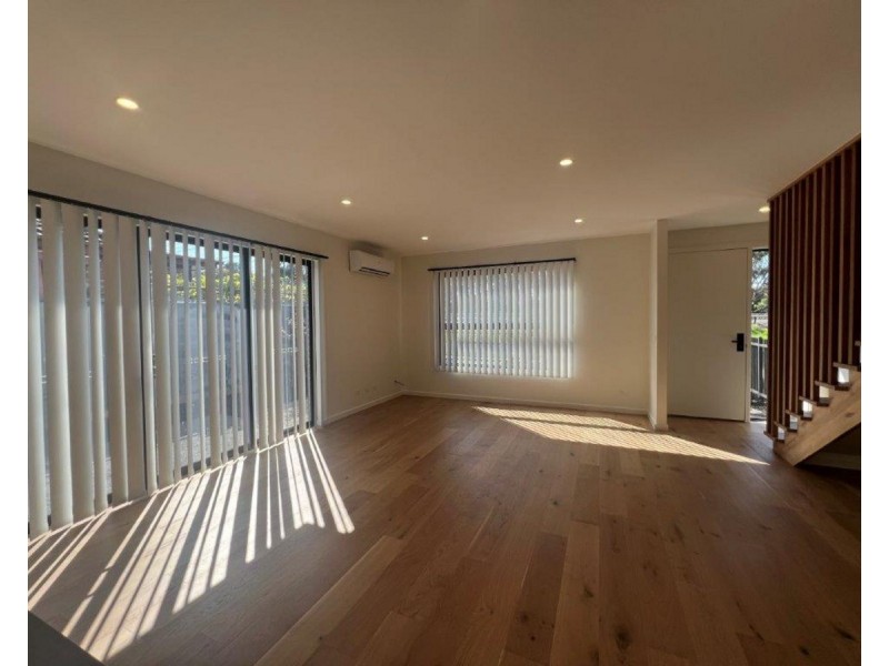 1/57 Station Road, Oak Park VIC 3046