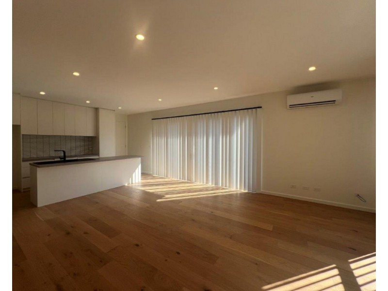 1/57 Station Road, Oak Park VIC 3046