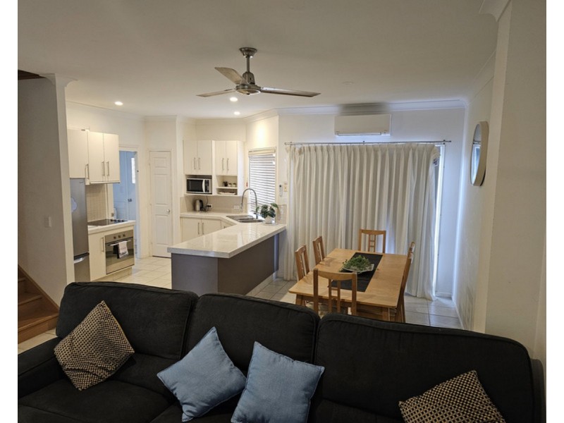 2/54 Johnson Street, Bargara QLD 4670