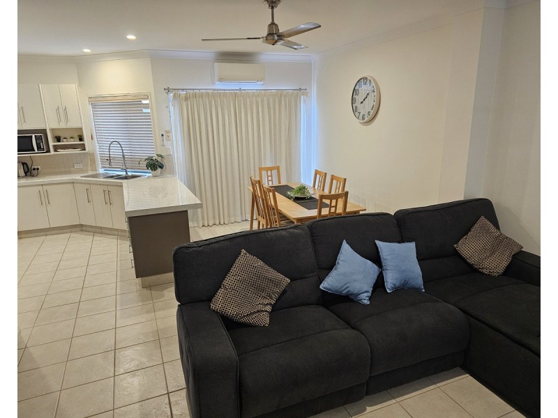 2/54 Johnson Street, Bargara QLD 4670
