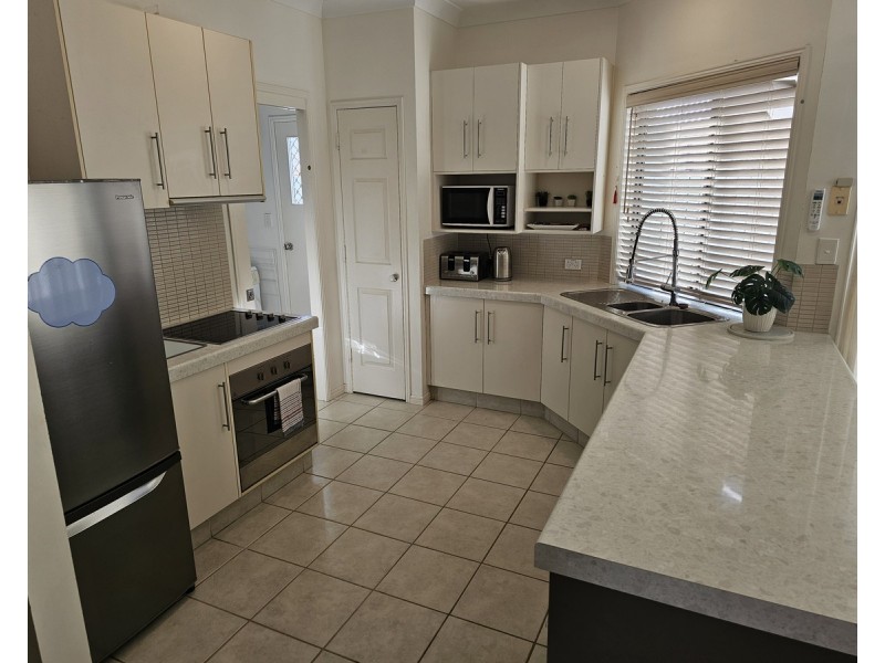 2/54 Johnson Street, Bargara QLD 4670