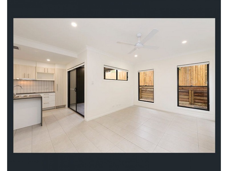 25A Tenth Avenue, Coorparoo QLD 4151