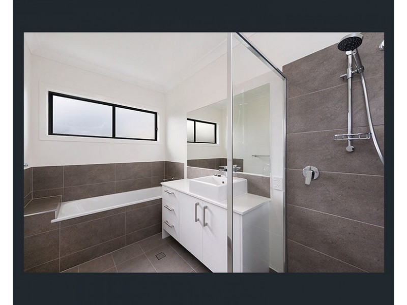 25A Tenth Avenue, Coorparoo QLD 4151