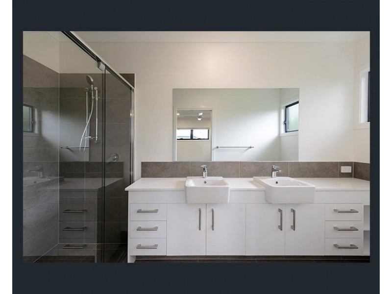 25A Tenth Avenue, Coorparoo QLD 4151