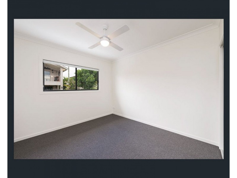 25A Tenth Avenue, Coorparoo QLD 4151