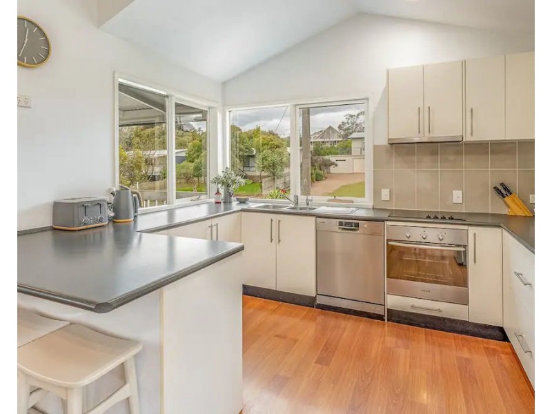 2 Galleon Crescent, Sunset Strip VIC 3922