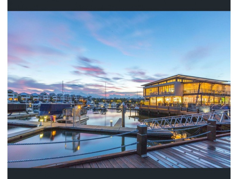 8 Kingtide Lane, Coomera Waters QLD 4209