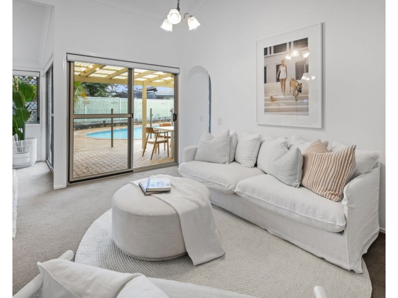 16 Ridgewood Court, Burleigh Waters QLD 4220