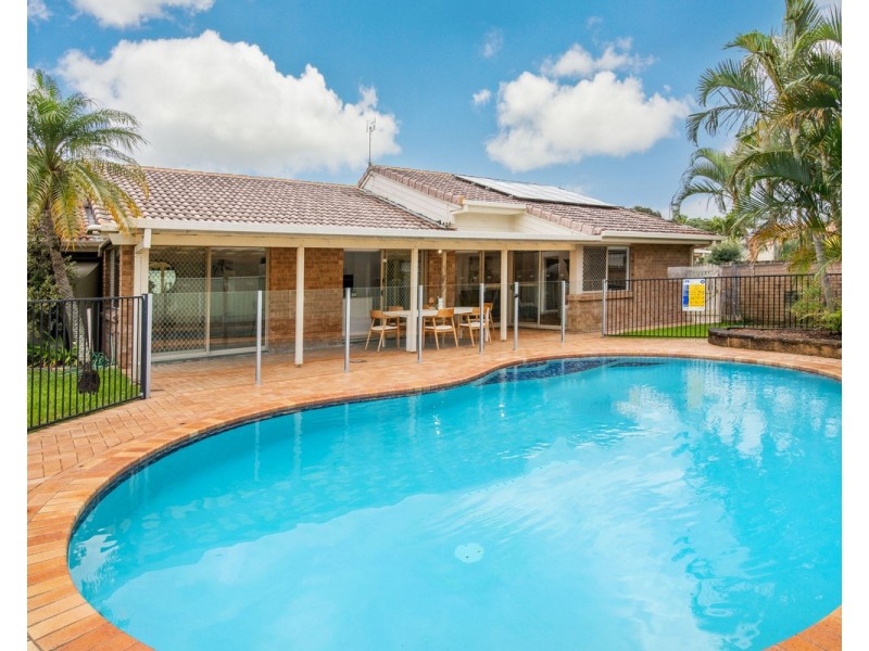 16 Ridgewood Court, Burleigh Waters QLD 4220