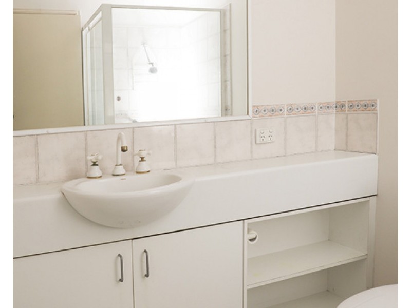 25/18 Tallebudgera Creek Road, Burleigh Heads QLD 4220