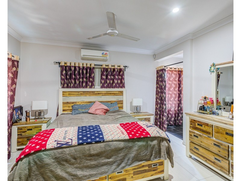 62 Marcus Drive, Regents Park QLD 4118