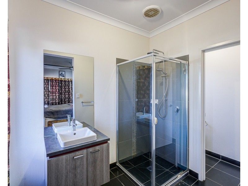 62 Marcus Drive, Regents Park QLD 4118