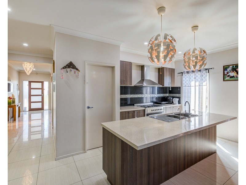 62 Marcus Drive, Regents Park QLD 4118