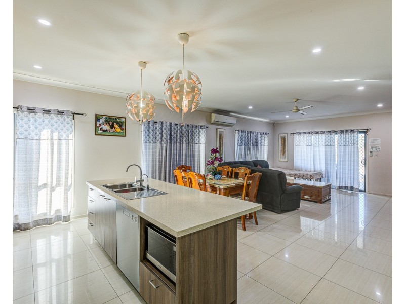 62 Marcus Drive, Regents Park QLD 4118
