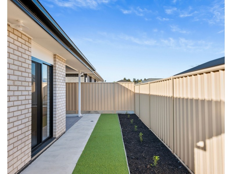 8 Scarlet Avenue, Munno Para SA 5115