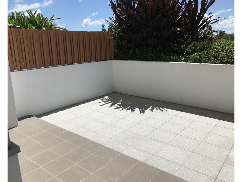 42 Laver Drive, Robina QLD 4226