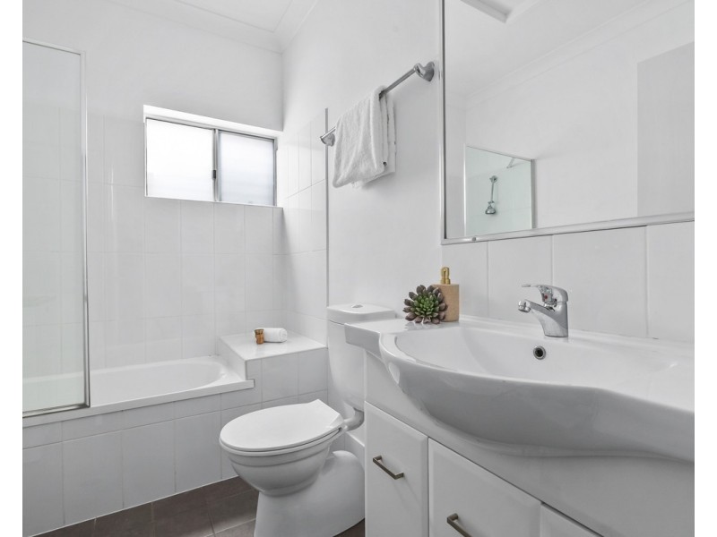 3/298 cavendish Road, Coorparoo QLD 4151