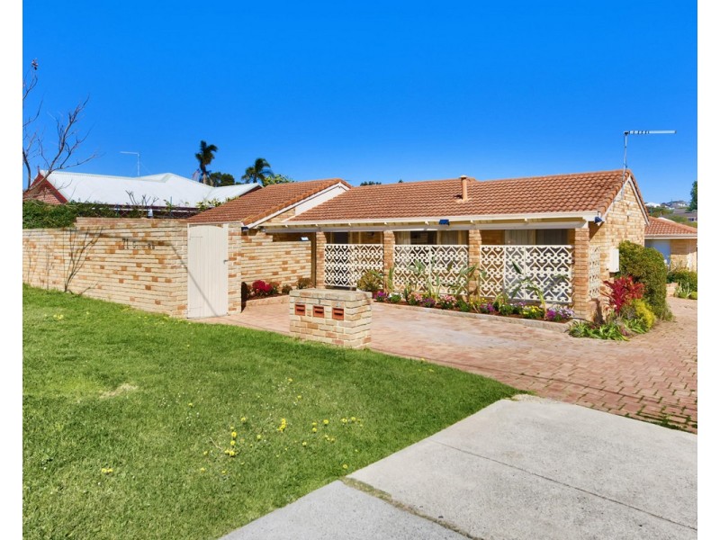 1/71 Colin Road, Scarborough WA 6019