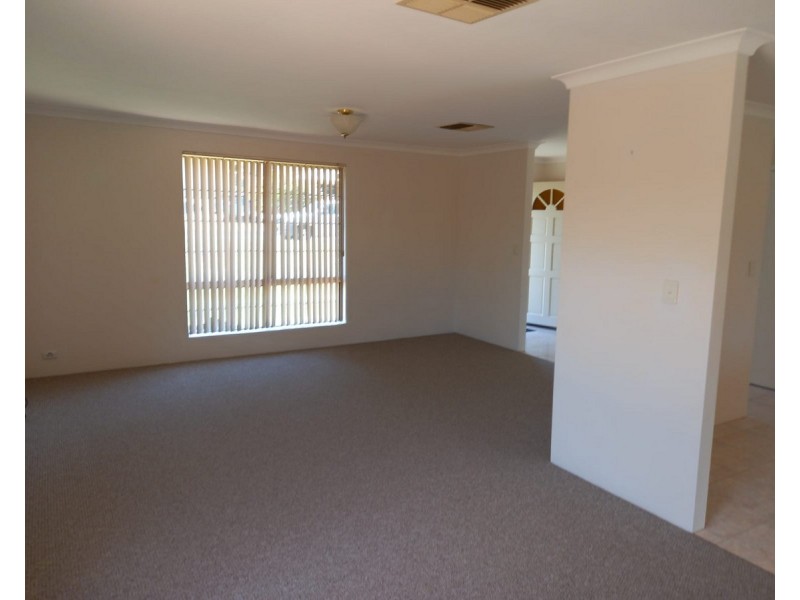 27 Acheson Crescent, Woodvale WA 6026