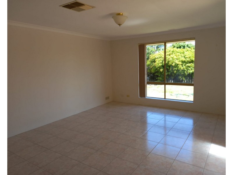 27 Acheson Crescent, Woodvale WA 6026