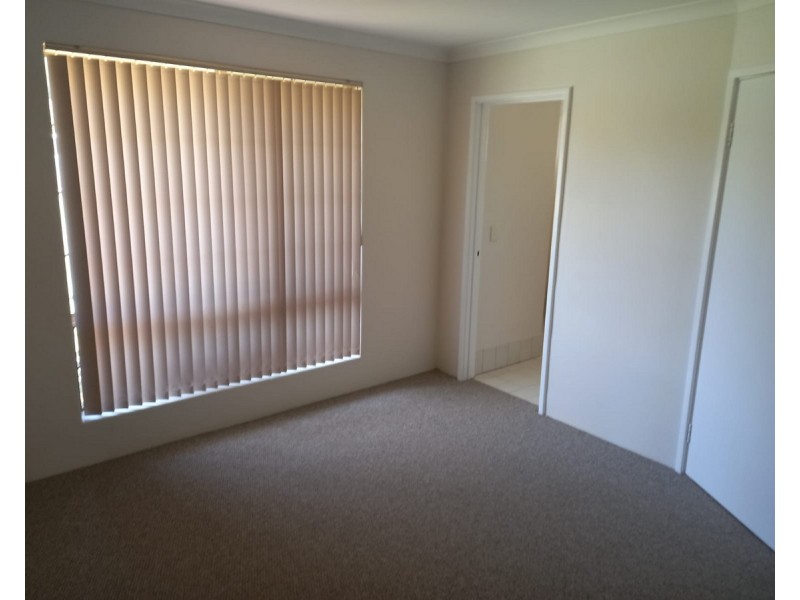 27 Acheson Crescent, Woodvale WA 6026