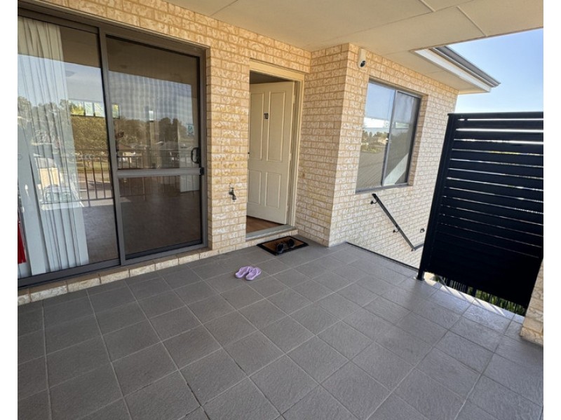 10/86 Moreing Street, Redcliffe WA 6104