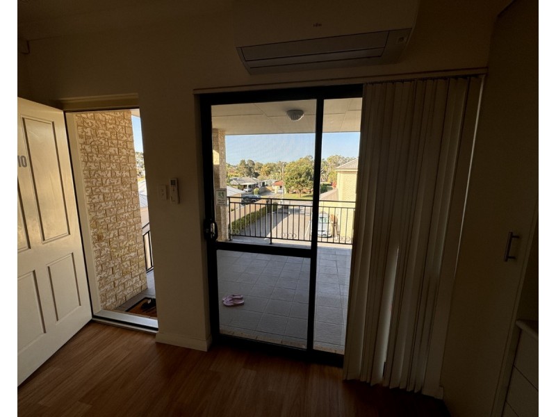 10/86 Moreing Street, Redcliffe WA 6104