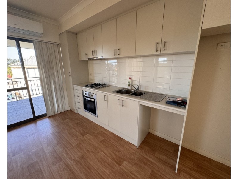 10/86 Moreing Street, Redcliffe WA 6104