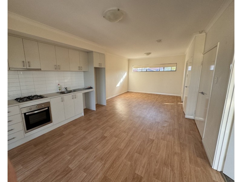 10/86 Moreing Street, Redcliffe WA 6104