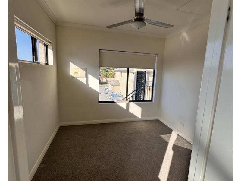 10/86 Moreing Street, Redcliffe WA 6104