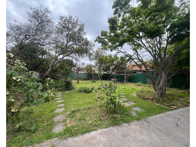 12 Cuthbert Street, Niddrie VIC 3042