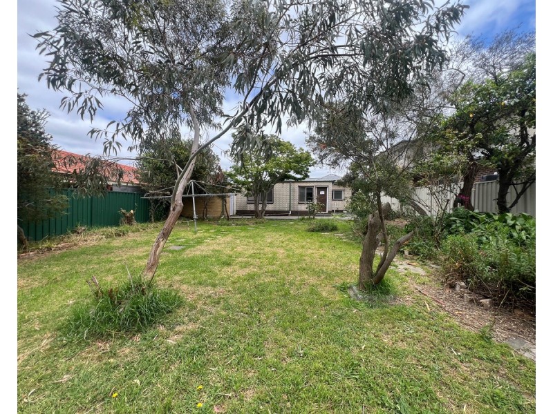 12 Cuthbert Street, Niddrie VIC 3042