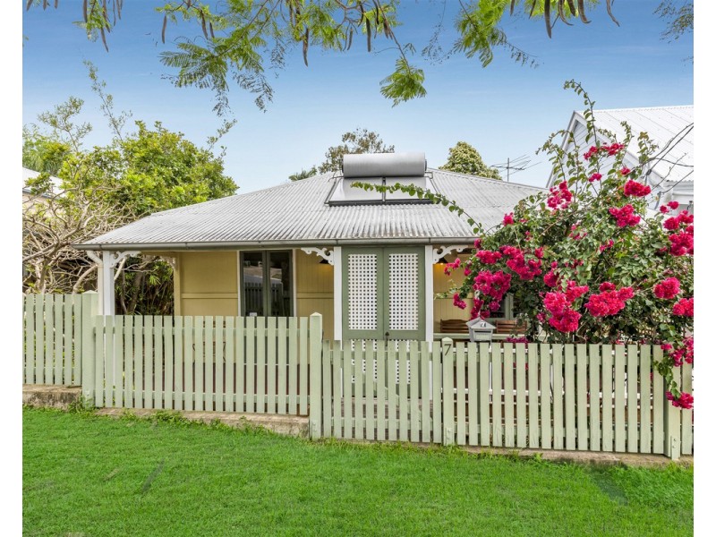 7 Broadway Street, Red Hill QLD 4059