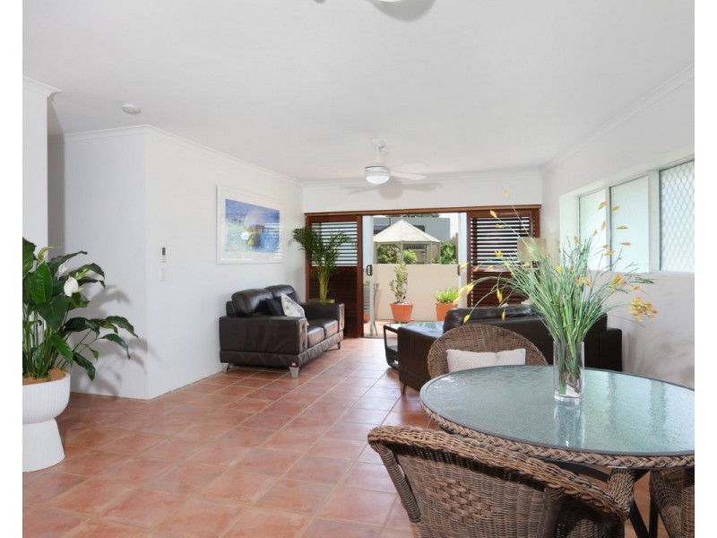 1/204 Ferny Avenue,, Surfers Paradise QLD 4217