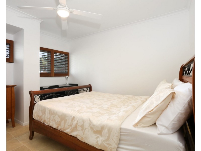 1/204 Ferny Avenue,, Surfers Paradise QLD 4217