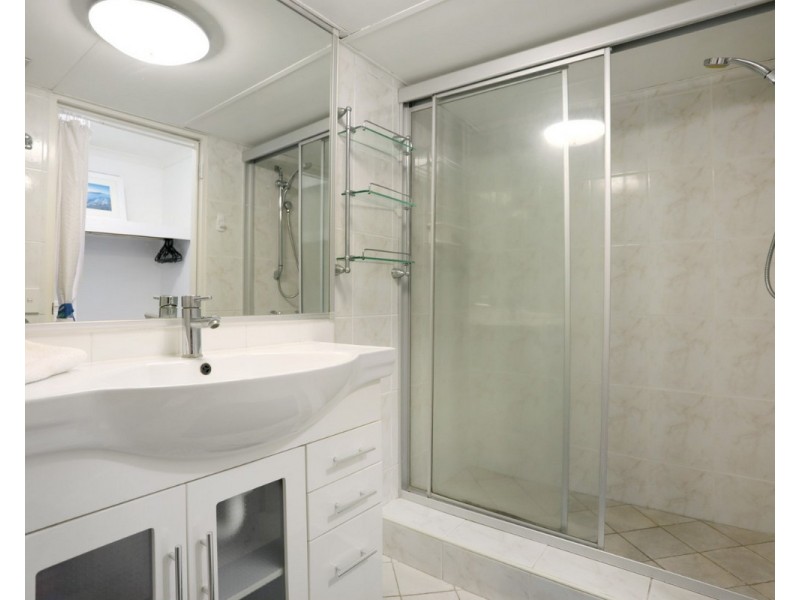 1/204 Ferny Avenue,, Surfers Paradise QLD 4217
