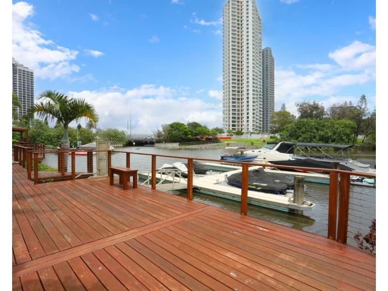 1/204 Ferny Avenue,, Surfers Paradise QLD 4217