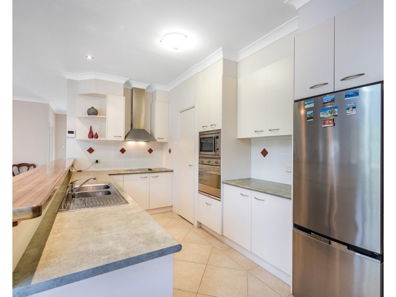 7 Robert Court, Redland Bay QLD 4165
